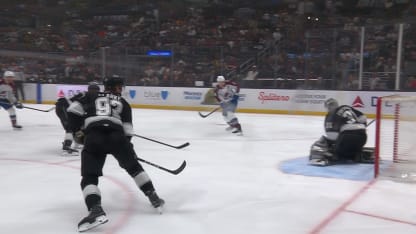 MacKinnon bien servi par Necas