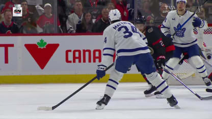 Matthews surprend Ullmark en A.N.