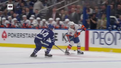 NYI@TOR: Barzal (NYI) marque un but dans un filet désert