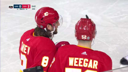 Weegarův první gól za Flames