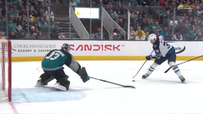 Nedeljkovic sort la jambière devant Barron