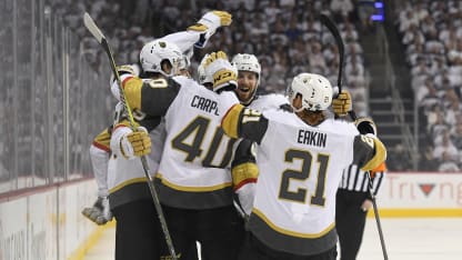 Golden Knights celebrate goal WCF VGK-WPG