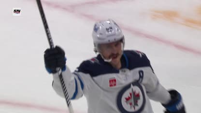 WPG@MTL: Scheifele scores goal against Jakub Dobeš