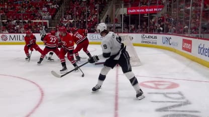 Une savante passe de Kempe pour Byfield