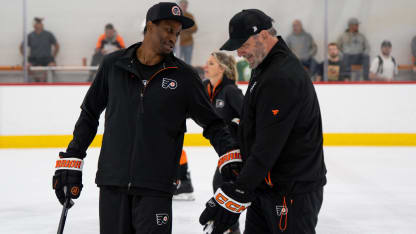 Wayne Simmonds PHI dev camp