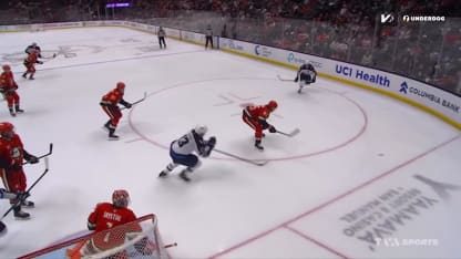 Perfetti aide Connor à sauver les Jets