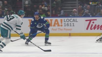 SJS@VAN: Klingberg scores goal against Thatcher Demko