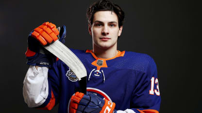 Barzal-Portrait-2