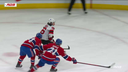 Meier pousse le disque derrière Fowler