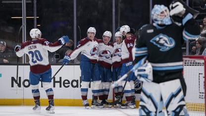 Kelly carves defenders up on the rush