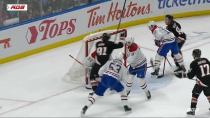 Doan trouve l'ouverture près du poteau en A.N.