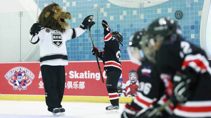 Bailey-high-five-Shanghai-NHL-China-Games