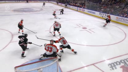 Quinn complète la passe de Samuelsson