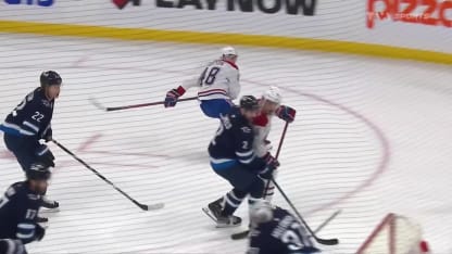 MTL@WPG: Hutson marque un but contre Connor Hellebuyck