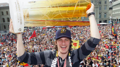 Josi_celebrates_with_trophy