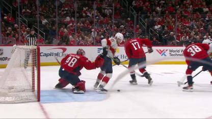 FLA@WSH: Bennett scores goal against Logan Thompson