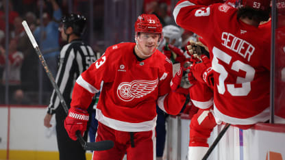 Raymond utnyttjar gratisläge och nätar