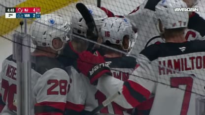 NJD@VAN: Brown scores PPG against Kevin Lankinen