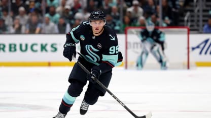 Burakovsky trejdad till Chicago Blackhawks