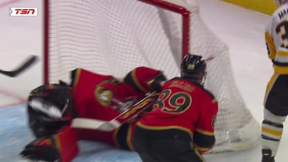 PIT@OTT: Ullmark with a great save against Anthony Mantha