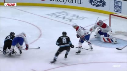 Cooley crée l'égalité en 3e période