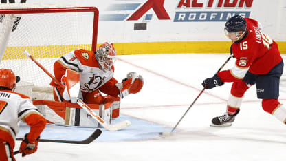 Lundell kaventaa maalin edestä