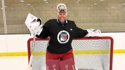 Lundqvist steps in net ahead of Hockey Hall of Fame Legends Classic