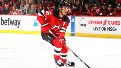 Zraněný Jack Hughes bude Devils chybět v řádu týdnů