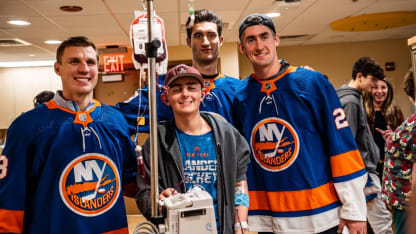 Islanders Deliver Holiday Cheer to Patients at Local Hospitals