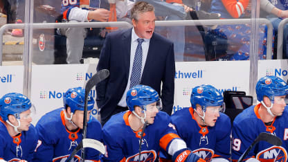 Patrick Roy wins debut as New York Islanders coach