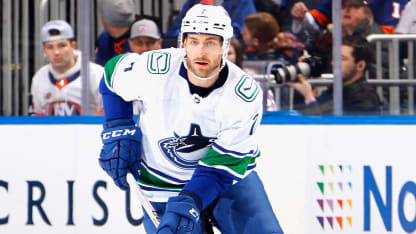 Canucks: Suspension d’un match pour Carson Soucy