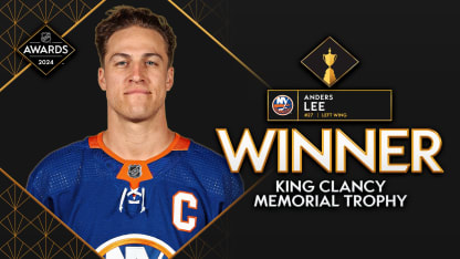 King Clancy Trophy získal Anders Lee z New York Islanders