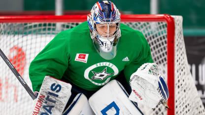 Dallas Stars goalie prospect Arno Tiefensee learns from Ben Bishop