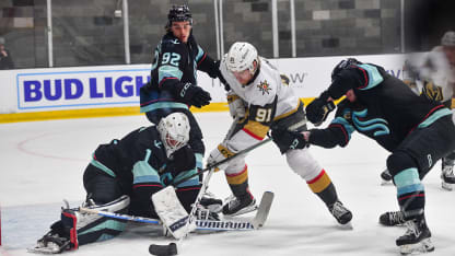 sea-goalie-action-rookie-faceoff