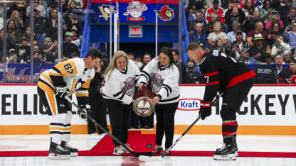 Crosby Tkachuk Hockeyville face-off