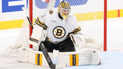 Jeremy Swayman happy to stay with Bruins after new contract