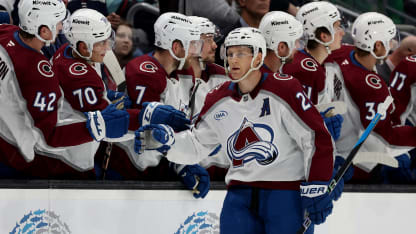 Golazo de MacKinnon en Power Play