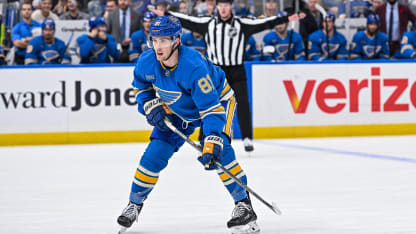 Dylan Holloway leaves St. Louis Blues game on stretcher