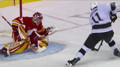 LAK@CGY: Wolf with a great save against Anze Kopitar