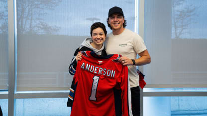 Washington Capitals TJ Oshie invites young fan to practice for Make A Wish