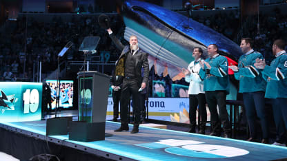 Joe Thornton has number 19 retired by San Jose Sharks