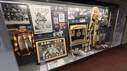 bruins display