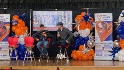 Connor McDavid visits Edmonton school for fundraiser