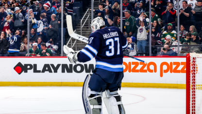 Hellebuyck blanchit le Wild