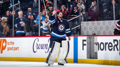 Connor Hellebuyck WPG Jets