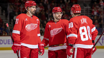 Detroit GM Yzerman seeks boost after Red Wings hire McLellan fire Lalonde