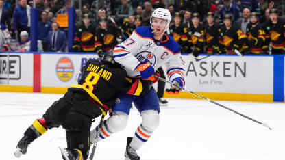 Edmonton Oilers v Vancouver Canucks