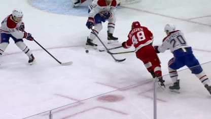 Berggren buries Larkin's feed