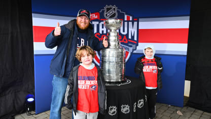 Stanley Cup star of show at fan festival prior to Stadium Series