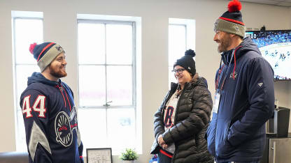 cbj-gudbranson-fans-stadium-series